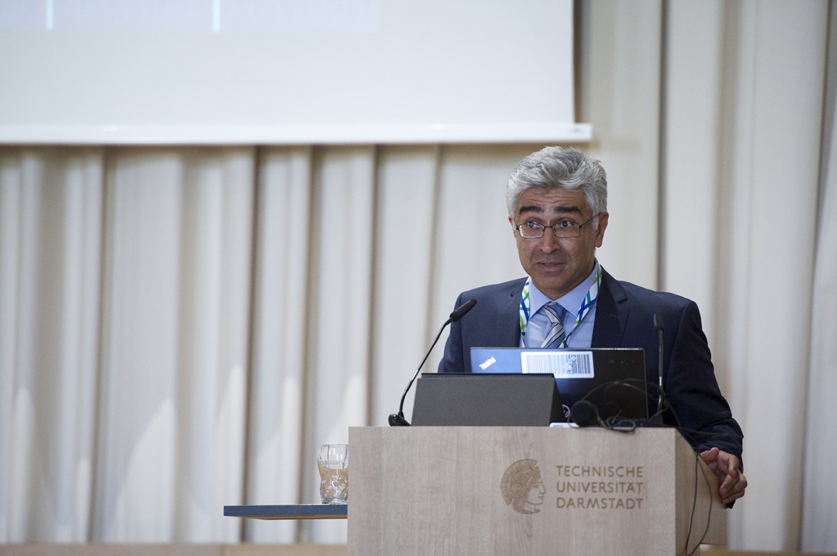 Prof. Ahmad-Reza Sadeghi eröffnet die Veranstaltung.